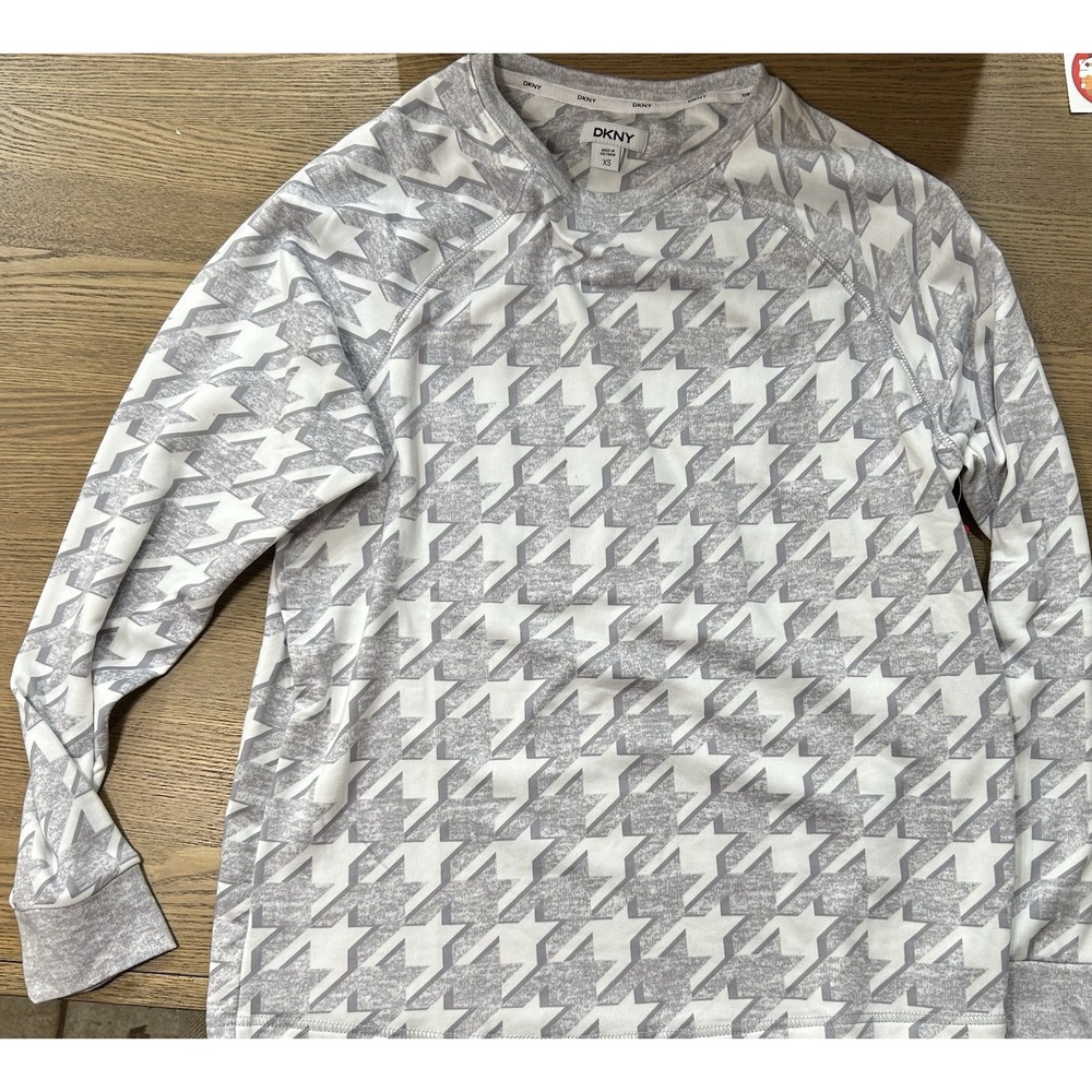DKNY Pajama Top Gray And‎ White Size Xs
